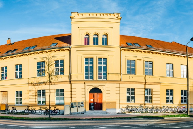 Straze Greifswald im Oktober 2022 © Wally Pruss Sicht auf das Kultur- und Initiativenhaus STRAZE in Greifswald