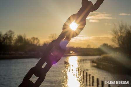 Lena Morgan: Blick von der Wiecker brücke in die Sonne