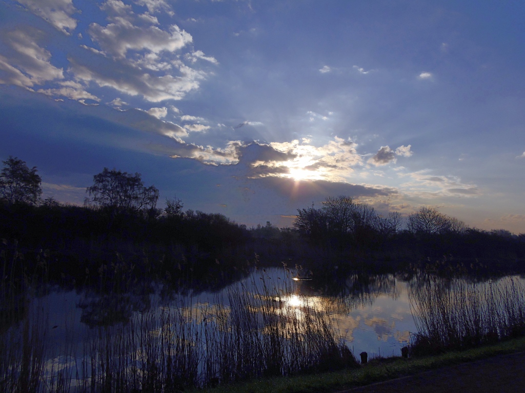 Swetlana Lagutikowa Sonnenaufgang über dem Ryck.  Ich bin schon weit auf der Welt herumgekommen. Doch nirgendwo bekam ich so viel Anregung zum Fotografieren wie entlang des heimatlichen Rycks.