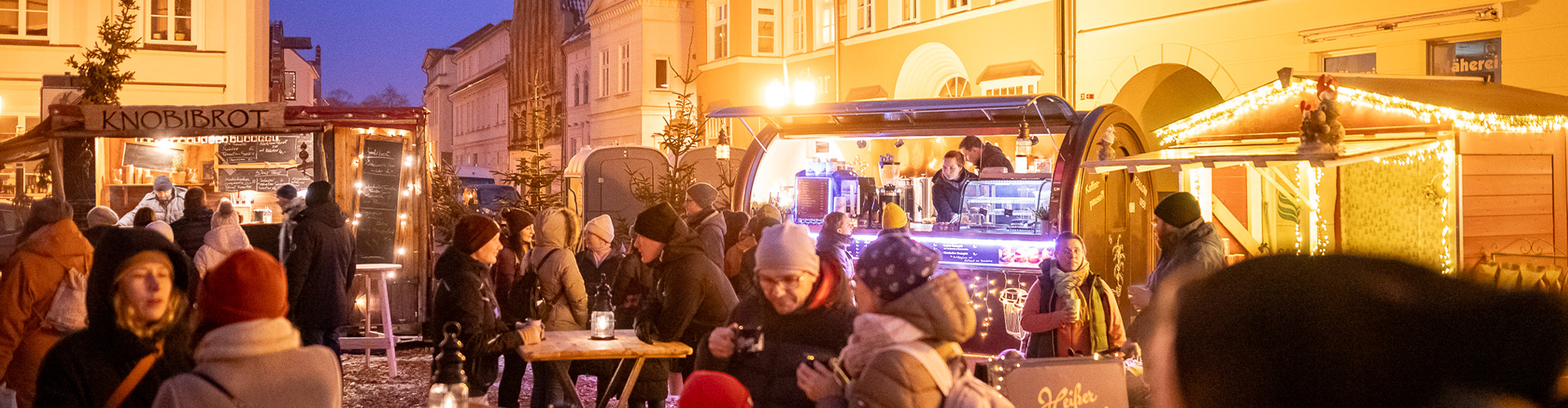 Greifswalder Wintermarkt auf dem Fischmarkt - © Andre Gschweng
