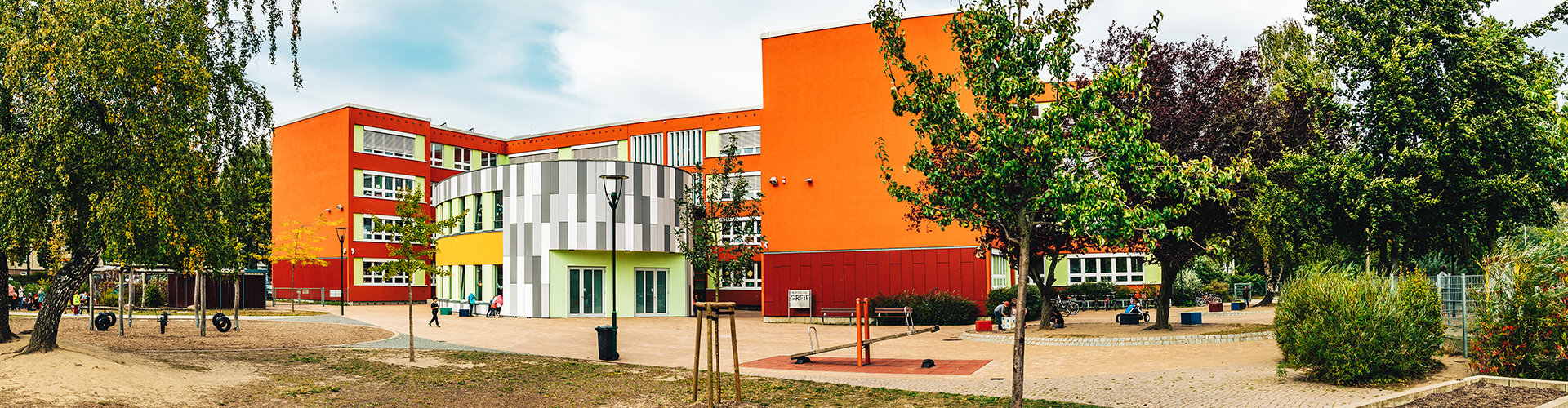 Grundschule_Greif_(WallyPruss)_1920x500px - © Wally Pruß
