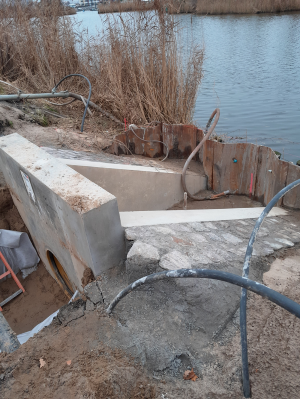 Auslaufbauwerk für den neuen Regenwasserkanal in der Straße An den Wurthen