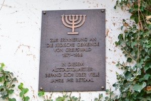 Gedenkplatte Synagoge (c) Pressestelle UHGW © Pressestelle Gedenkplatte für Betsaal der jüdischen Gemeinde