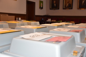 Wahlurnen - Mai 2019_Briefwahllokal geöffnet (6) © Pressestelle Symbolbild Wahlurnen