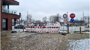 Noch ist die Kreuzung Kuhstraße Hansering abgesperrt