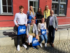 Dr. Fassbinder begrüßte sechs neue Auszubildende bei der Greifswalder Stadtverwaltung