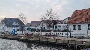 Bauarbeiten zur Befestigung der Kaikante in Greifswald-Wieck