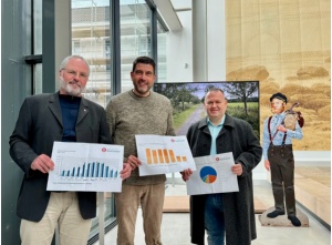 Maik Wittenbecher (Geschäftsführer Greifswald Marketing GmbH), Sebastian Lafsa (Geschäftsführer Greifswalder Parkraumbewirtschaftungsgesellschaft mbH), Fabian Feldt (Leiter Abt. Wirtschaft und Tourismus, UHGW)